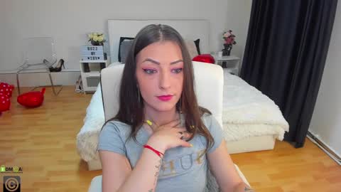 Snapshot of ivyfoxx_ chatting on 8, 3, 2025 IvyFox online show from 8, 3, 2025