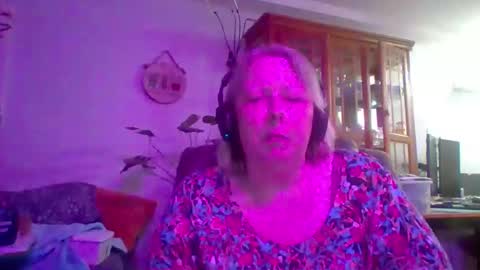 Snapshot of ivyjane3522 chatting on 15, 4, 2026 ivyjane3522 online show from 15, 4, 2026