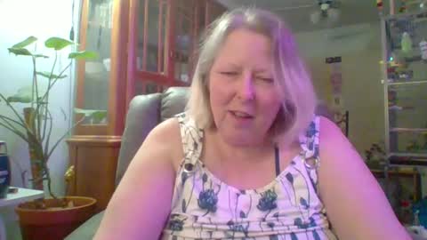Snapshot of ivyjane3522 chatting on 19, 4, 2026 ivyjane3522 online show from 19, 4, 2026