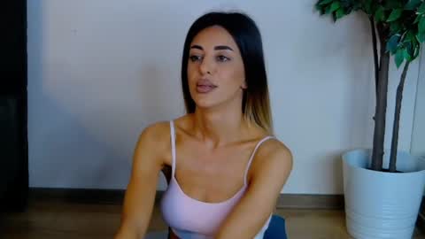 Snapshot of ivylustt chatting on 10, 6, 2026 IvyLustt online show from 10, 6, 2026