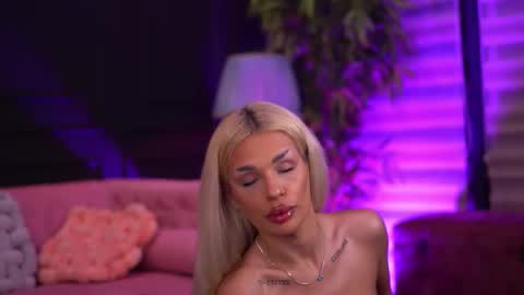 IvyRowa online show from 15, 2, 2026