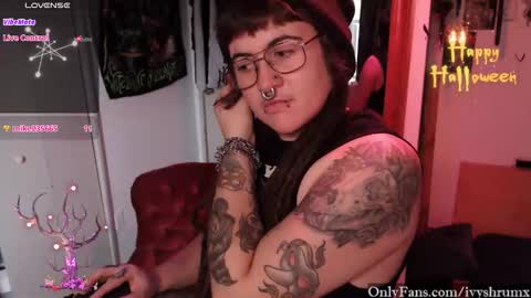 Snapshot of ivyshrumx chatting on 16, 10, 2025 Ivy ShrumX online show from 16, 10, 2025