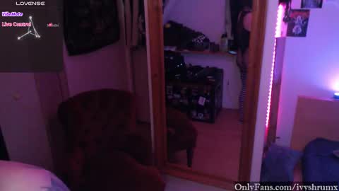 Snapshot of ivyshrumx chatting on 8, 11, 2025 Ivy ShrumX online show from 8, 11, 2025