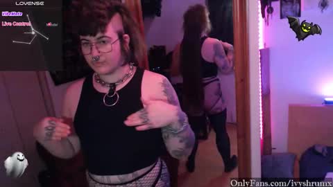 Snapshot of ivyshrumx chatting on 4, 12, 2025 Ivy ShrumX online show from 4, 12, 2025