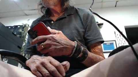 Snapshot of iwatcheral1 chatting on 11, 4, 2026 Brian online show from 11, 4, 2026