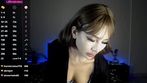 Iza Lim online show from 8, 2, 2025