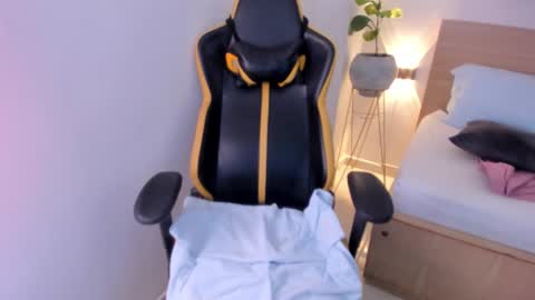 Iza online show from 4, 2, 2025