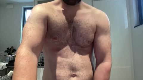 Izylduur online show from 9, 9, 2025