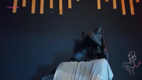 hot izys online show from 27, 11, 2025