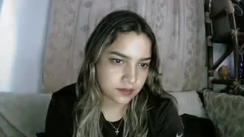 izzy_32 online show from 19, 4, 2026