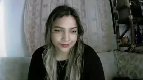 izzy_32 online show from 21, 4, 2026