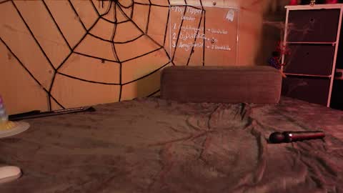 Izzy Inked online show from 13, 10, 2025