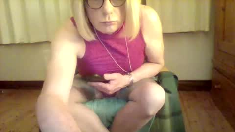 izzy_mchoney online show from 15, 5, 2026