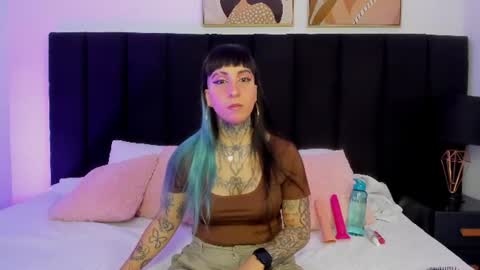 Snapshot of izzy_moon7 chatting on 13, 6, 2026 Izzy moon online show from 13, 6, 2026