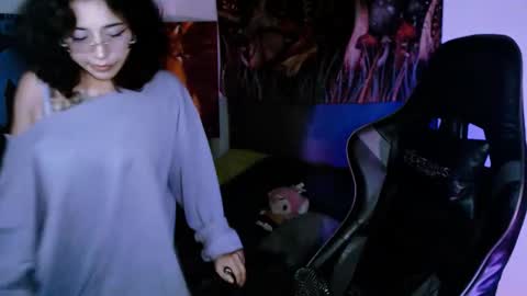 jade 18  online show from 18, 11, 2025