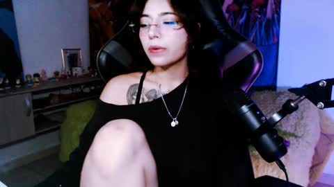 jade 18  online show from 21, 11, 2025