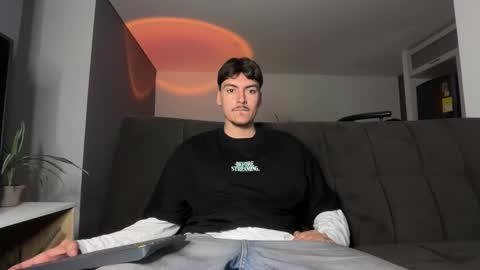 INDEPENDENT MODEL online show from 23, 11, 2025