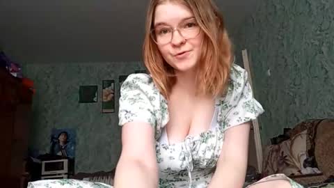 Snapshot of jackelyndubitsky chatting on 18, 10, 2025 I am Vanessa Help me reach 10 Thumbs Up online show from 18, 10, 2025