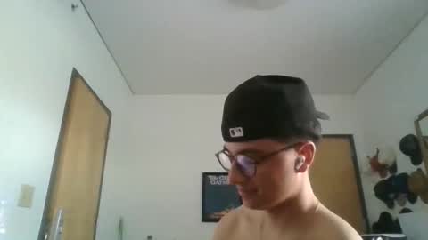Snapshot of jackstrongof chatting on 28, 5, 2026 ImZacharyTyler online show from 28, 5, 2026