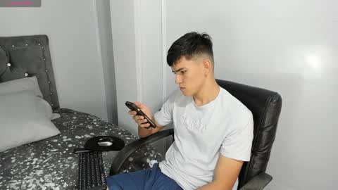 Snapshot of jacobb_lee chatting on 27, 12, 2024 Jacob Lee online show from 27, 12, 2024