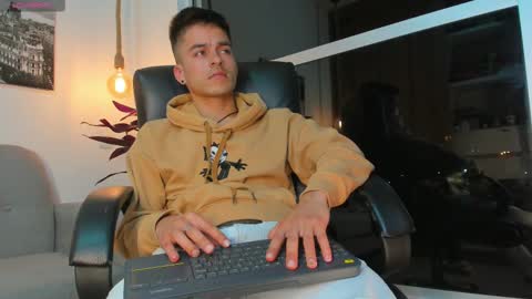 Snapshot of jacobstones_ chatting on 11, 2, 2025 JACOB STONES online show from 11, 2, 2025