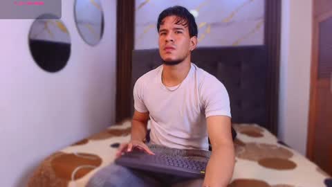 Snapshot of jacobwolf__ chatting on 7, 8, 2026 Jacob Wolf online show from 7, 8, 2026