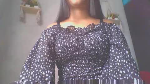 Snapshot of jacqueline_fernandez chatting on 8, 3, 2025 jacqueline_fernandez online show from 8, 3, 2025