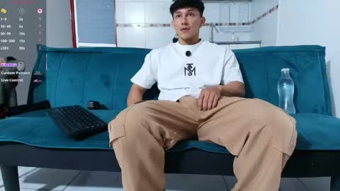 Snapshot of jacques_cardiet chatting on 4, 6, 2026 jacobo online show from 4, 6, 2026