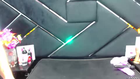 Snapshot of jade_brown_ chatting on 4, 1, 2025 Jade online show from 4, 1, 2025