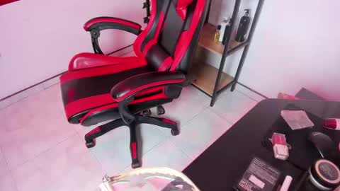 Jade online show from 31, 10, 2025