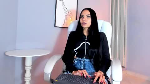 karlla scarlet online show from 3, 12, 2024