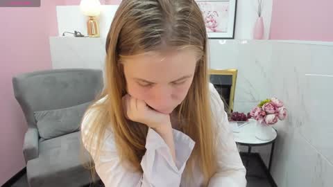 Snapshot of jade_soft chatting on 6, 12, 2024 Jade online show from 6, 12, 2024