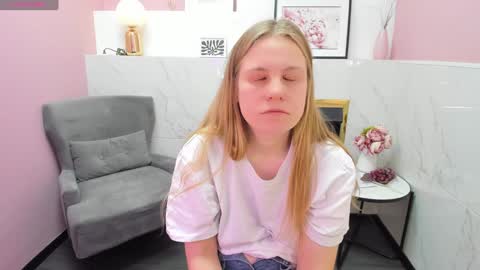 Snapshot of jade_soft chatting on 9, 1, 2025 Jade online show from 9, 1, 2025