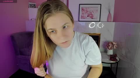 Snapshot of jade_soft chatting on 2, 2, 2025 Jade online show from 2, 2, 2025