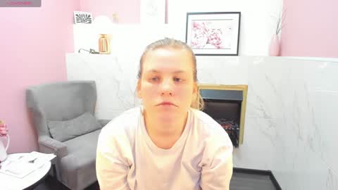 Snapshot of jade_soft chatting on 8, 2, 2025 Jade online show from 8, 2, 2025