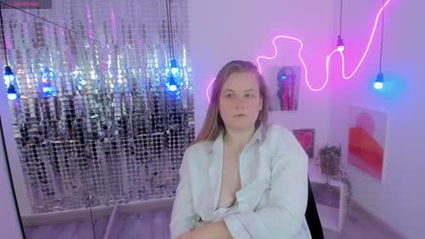 Snapshot of jade_soft chatting on 8, 2, 2025 Jade online show from 8, 2, 2025