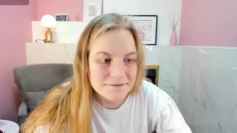 Snapshot of jade_soft chatting on 1, 3, 2025 Jade online show from 1, 3, 2025