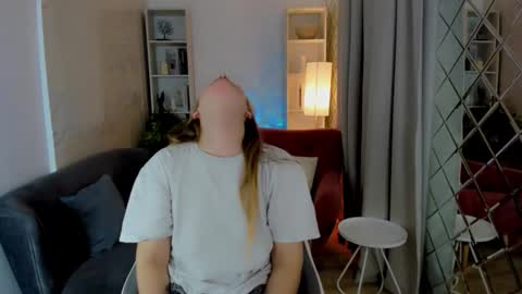 Snapshot of jade_soft chatting on 10, 10, 2025 Jade online show from 10, 10, 2025