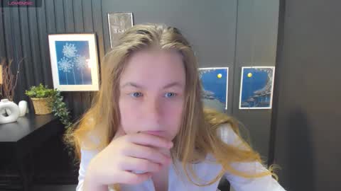 Snapshot of jade_soft chatting on 12, 10, 2025 Jade online show from 12, 10, 2025