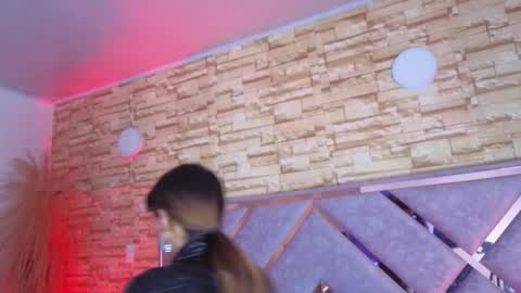 jade white  online show from 6, 3, 2026