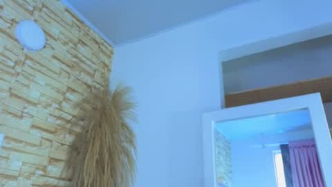 jade white  online show from 19, 3, 2026