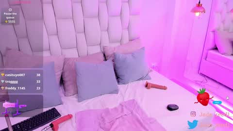 Snapshot of jadee_reed chatting on 7, 1, 2025 Jade Red online show from 7, 1, 2025