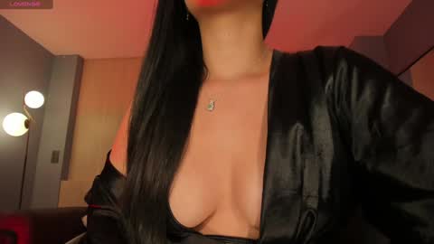 JADE EVANS online show from 4, 12, 2024