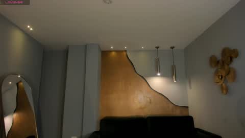 JADE EVANS online show from 2, 4, 2026