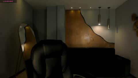 JADE EVANS online show from 4, 4, 2026