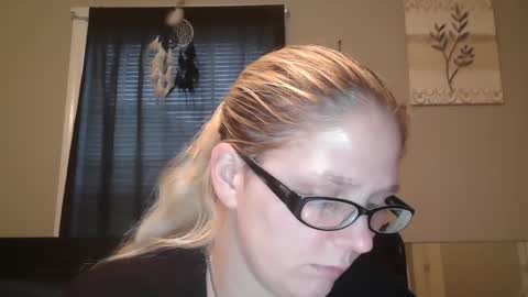 Snapshot of jadeluv chatting on 5, 1, 2025 JadeLuv online show from 5, 1, 2025