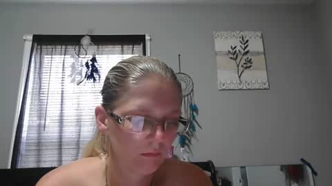 JadeLuv online show from 28, 6, 2026