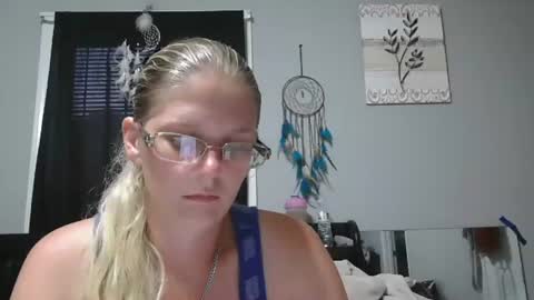 JadeLuv online show from 1, 7, 2026