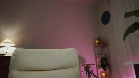 Jade online show from 7, 11, 2025