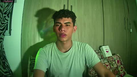 javi15  online show from 4, 12, 2024